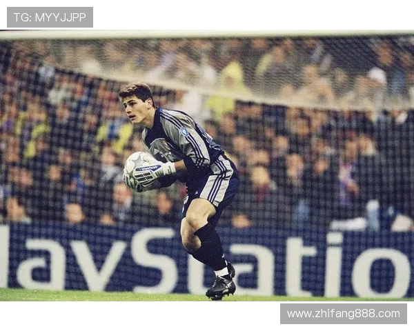 伊克尔·卡西利亚斯：传奇守门员的职业生涯与足球精神解析