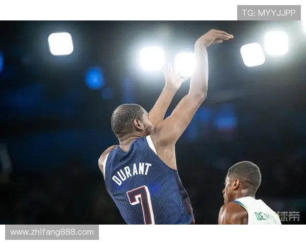 篮球巨星风采:从突破到飞跃,见证他们的成长与传奇之路 篮球巨星风采:从突破到飞跃,见证他们的成长与传奇之路