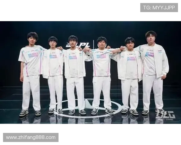 赛后分析:FPX与TES对抗中选手个人能力的深度剖析与比较 赛后分析:FPX与TES对抗中选手个人能力的深度剖析与比较