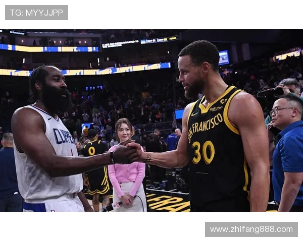 季后赛激战勇士对决快船精彩直播全程回顾与分析